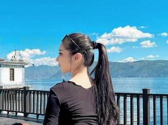 微密圈 – 原图在这里！120斤的小王同学的双马尾JK，过于清纯，眼汁要流出来了。