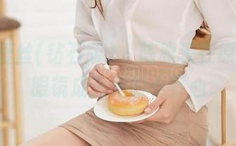 AISS爱丝(钻石版) – 陈雅漫在原图中，眼镜成为她的小野心
