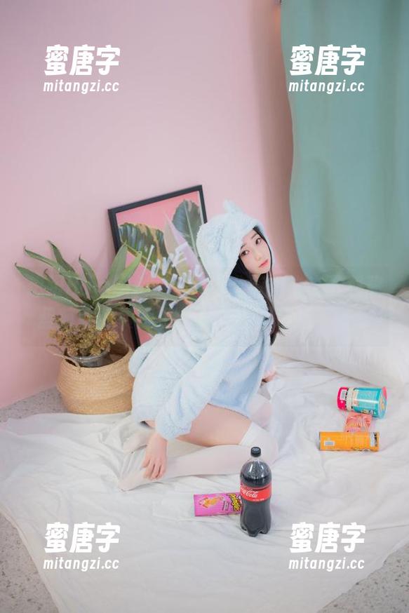 想跟Bambi(밤비)一同遨游？快来下载碧蓝航线免费图包，海风、图包两不误！