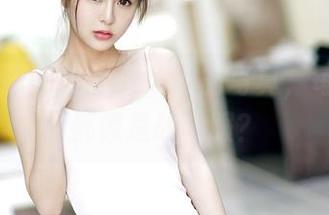 Feilin嗲囡囡 – 张欣欣的写真，每一套装都像是战斗服？