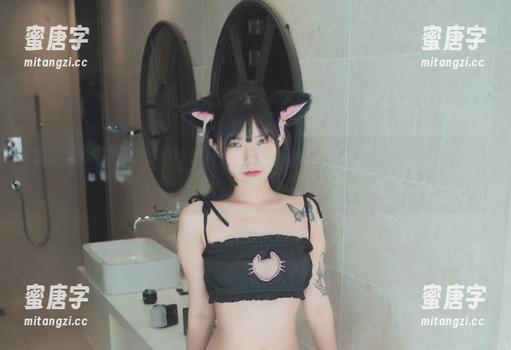 想象和现实交织，Hizzy(히지)的私拍写真把御姐特质诠释得很微妙。