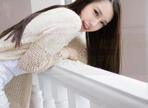 MiStar魅妍社 – 一张纸和一双棉袜，陆金佳Jessica的美图里找到了某种奇妙的平衡。