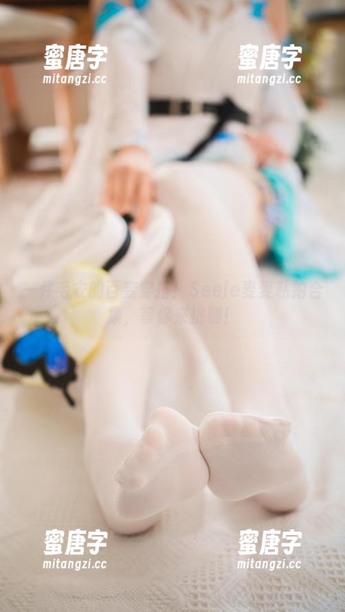 Seele麦麦 一件毛衣的百变穿搭!Seele麦麦私拍合集,等你来挑剔!
