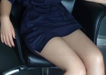 TuiGirl推女郎 – 新的短裤来了，王依萌更新，骗你心又不自觉！