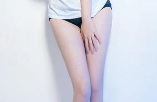 TuiGirl推女郎 – 王馨瑶的泳池图包，水波荡漾中，有什么说不出口的呢？