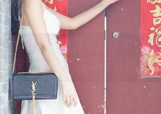 UGirls尤果网 – 你有见过娜依灵儿的美腿吗？快下载，别落下这份好东西。