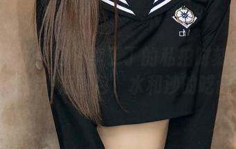 UGirls尤果网 – 李丁丁的私拍时刻：海边的慵懒午后图包，水和沙的呓语。
