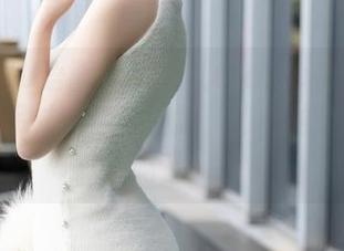 XIAOYU语画界 – 允儿Claire的新人模特黑丝吊袜高清作品集，脚一抬全场都哀鸣了！