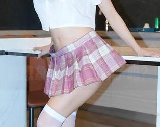 Xiuren秀人网 – 乔一一的美脚合集，你能想象她走路的样子吗？