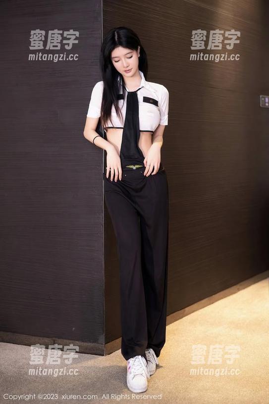Xiuren秀人网-刘婷婷 Xiuren秀人网 - 打破校服枷锁:刘婷婷的私拍艳遇图集