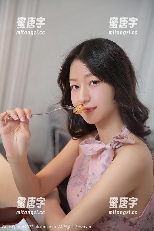 Xiuren秀人网-奈汐酱nice Xiuren秀人网 - 奈汐酱nice的图集揭示一个真理:女王总是在气场与零食间徘徊