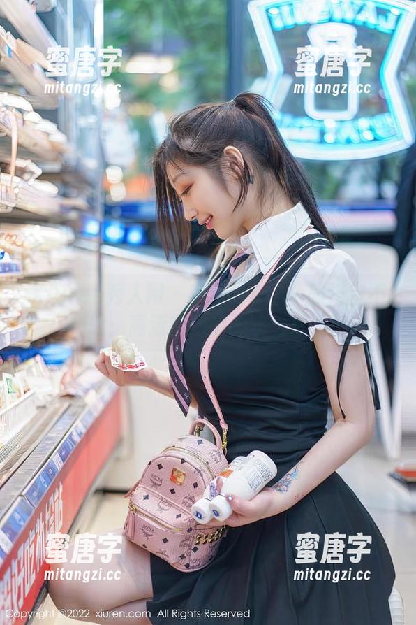 Xiuren秀人网 - 容容容Alice的浴室不一般：高清套图中的水与咸鱼！