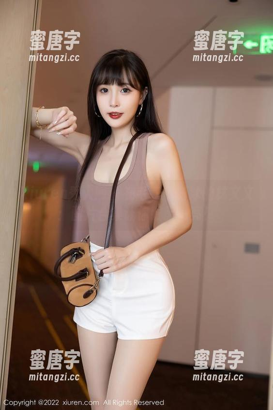 Xiuren秀人网-林文文 Xiuren秀人网 - 在毛衣中游泳的林文文:图片合集让你眼前一亮!