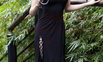 Xiuren秀人网 – 打开程开心的女友写真集，竟然一不小心看到了自己的影子？谁动的手？
