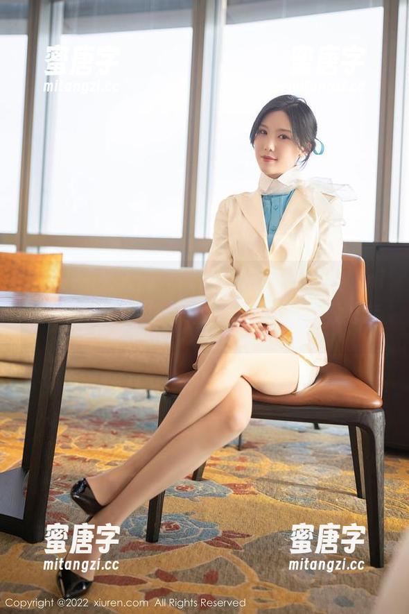 Xiuren秀人网-糯美子Mini Xiuren秀人网 - 我敢打赌,糯美子Mini穿上的这件旗袍能让资源也变得温柔可亲。