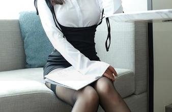 Xiuren秀人网 – 蕊蕊ruirui制服套图：究竟谁制服了谁？精选时刻大曝光!