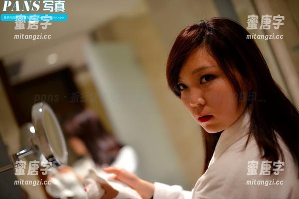 pans-折折 pans - 折折泳池写真:那水,万一干了只剩跐的脚印...
