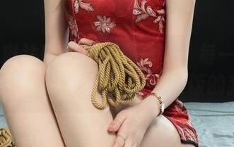 丽柜 – 琳达的厨娘写真合集：每一张都透着点小性感，哼，不会做饭的我！