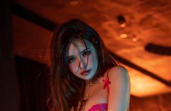微密圈 – 合集：于芷晴和她的紫色比基尼，真心怀疑她是在走红毯！