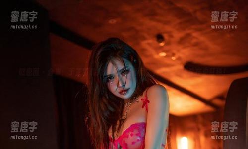 于芷晴 微密圈 - 合集:于芷晴和她的紫色比基尼,真心怀疑她是在走红毯!