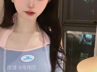 倦倦喵的吊带白丝图集：让人忍不住驻足，是不是有点瑟瑟发抖？