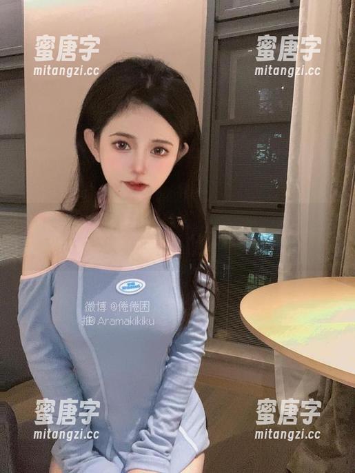 倦倦喵 倦倦喵的吊带白丝图集:让人忍不住驻足,是不是有点瑟瑟发抖?