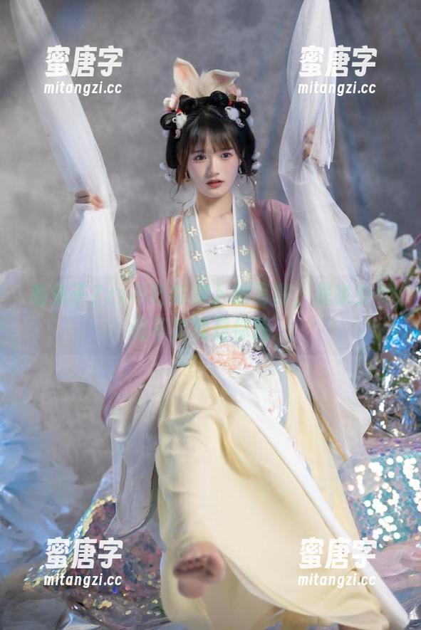 兔子Zzz不吃胡萝卜 看兔子Zzz不吃胡萝卜的写真,居家少女说不定就是你我。