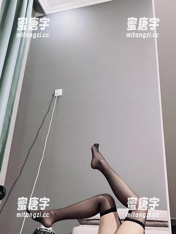 兔宝妮to 微密圈 - 兔宝妮to独家:私拍里的毛衣小心机