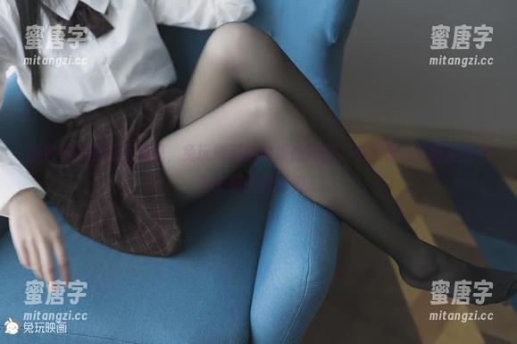 图包看完原图后发现，兔玩映画的体操服裸腿，不只是一只腿甚至还有无尽的想象力...
