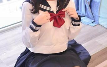 兔玩映画的定制写真，浴缸似乎在悄悄说话？