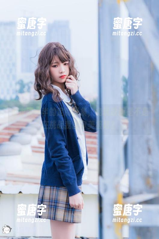 毛衣脱一半的定制图集，兔玩映画是不是在挑战我的审美极限？