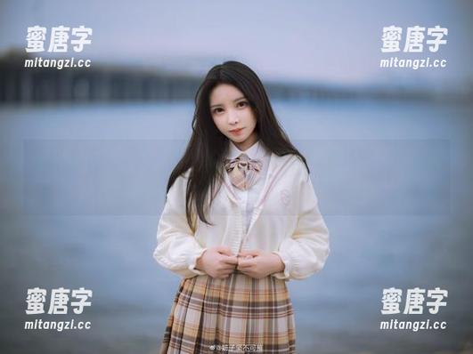 妍子坚不可摧 妍子坚不可摧的奇趣私房黑丝,看着像是晨曦中的一缕缕妩媚。