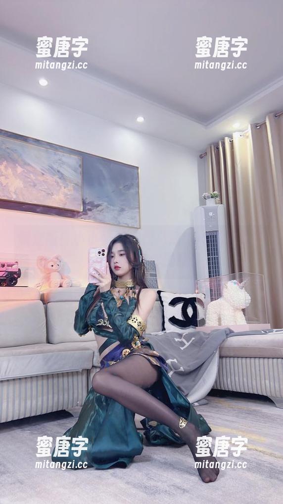 小小奶瓶儿 限定版!小小奶瓶儿双马尾COS制服师生,一图包包你满意!