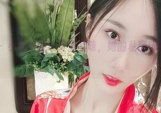 微密圈 – 小玉吃果冻带你品味，她的私房自拍与独特作品