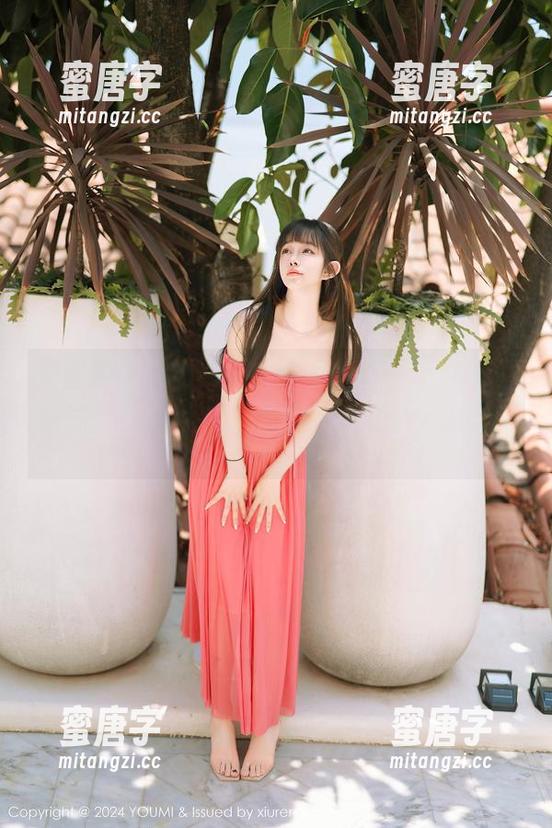 尤蜜荟-朱可儿Flora 尤蜜荟 - 高清美图:朱可儿Flora那个“妹妹”,这姿态让我酒后真想画上去的啊。