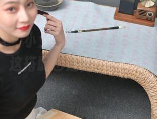 异思趣向 – 小六的私房美图，皮裙哪儿来的妙招，这搭配也是够了哦，真没有谁了。