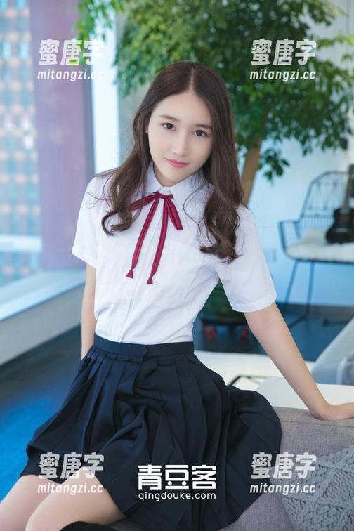 推女神-谭晓彤 推女神 - 精选写真:谭晓彤和皮衣的无声对话,谁更胜一筹?