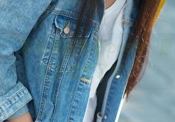 推女郎 – 木婉晴的秘书pose，原图有点过于随性了吧？