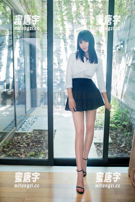 推女郎-田芯娜 推女郎 - 更新:田芯娜的天台写真——谁说只有飞机能飞?