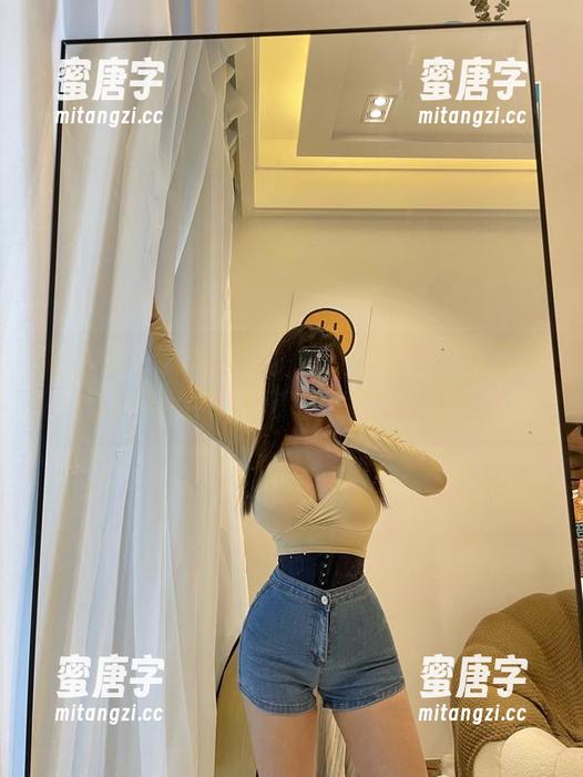 是可馨耶 微密圈 - 草绿风景下的是可馨耶,图库给你无限遐想,下载吧,快来体验!