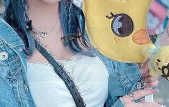 套图嗨翻了？月城委员会与狐娘巫女的私密时刻