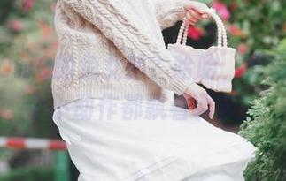 木棉棉OwO的兔女郎？哈哈，原图里的每个小动作都飘着调皮！