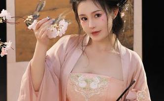 旗袍白月光：桃暖酱全套作品，适合放在桌面上欣赏的奢侈品。