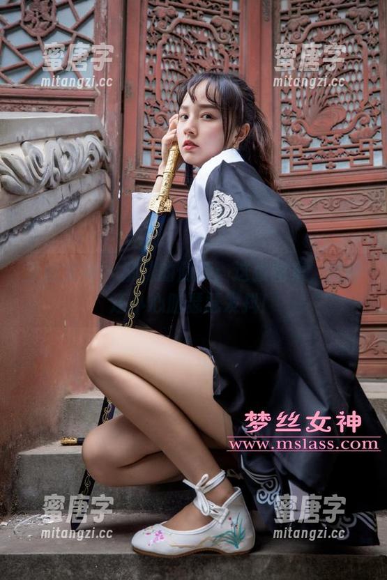 梦丝女神-柳儿 梦丝女神 - 柳儿的侧颜:这张图集,美得还小心脏瑟瑟发抖!