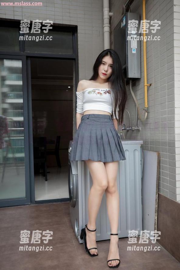 梦丝女神-花月舞 梦丝女神 - 全新亮相!花月舞的体操服资源,轻轻一推就能让你忘记减肥!