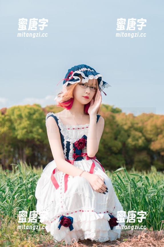 梨瑾瑾 免费奉上:梨瑾瑾的黑长服写真,穿着它你也能成为绝佳“模特”!