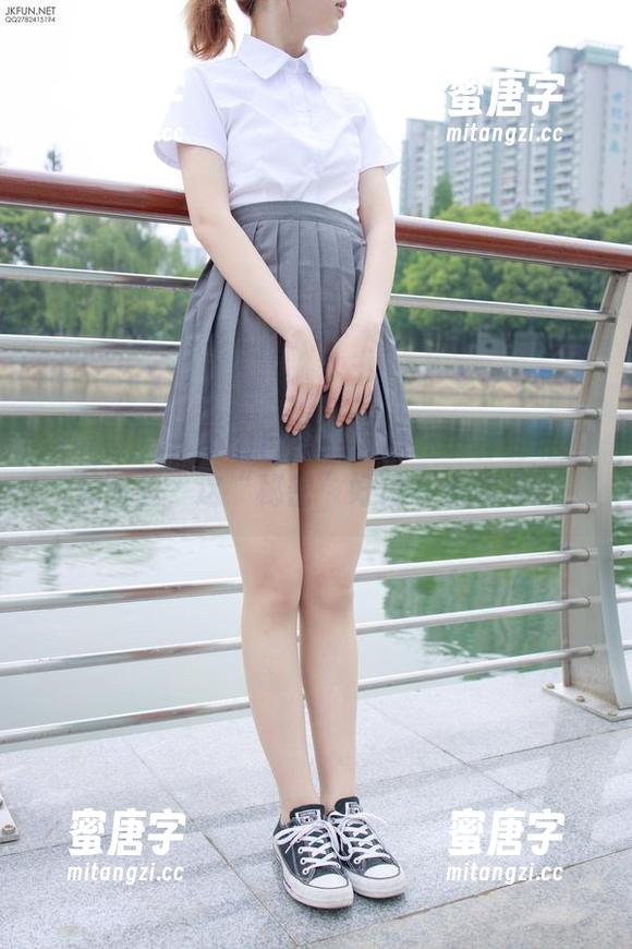 森萝财团-小梓 森萝财团 - 不由自主想沉浸在小梓的私拍美图里,这“秘密”好像有点状况。