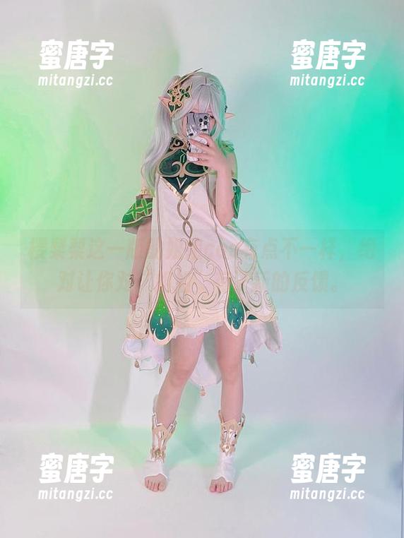 樱梨梨 樱梨梨这一版的姐姐cos有点不一样,绝对让你对“姐姐”有了新的反馈。