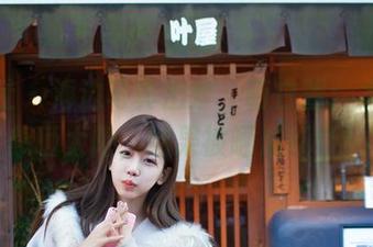 爱蜜社 – 海边写真出炉，萌白酱：本来是想晒太阳，结果被晒成红虾！