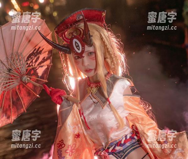 疾走可可 黑白搭配,疾走可可上演令人捧腹的奇幻cos秀!